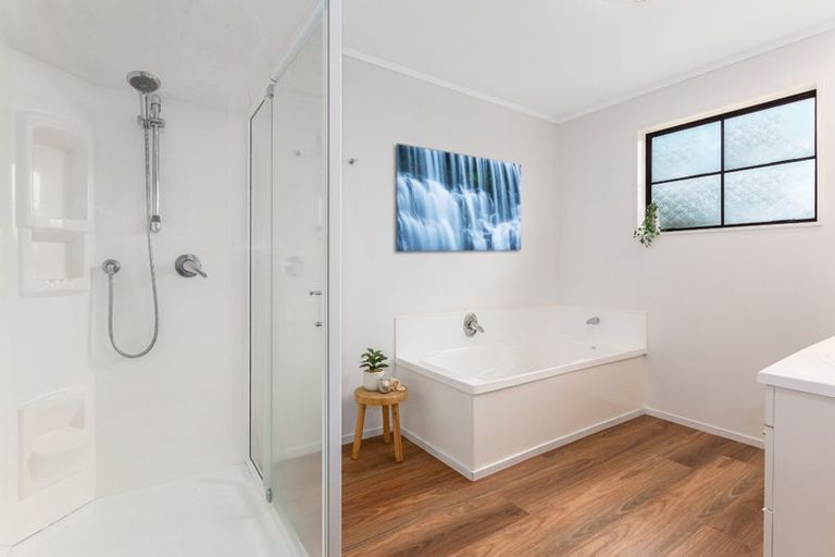 Photo of property in 2 James Cook Drive, Whitby, Porirua, 5024