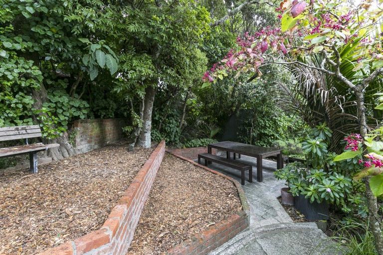 Photo of property in 19 Torwood Road, Khandallah, Wellington, 6035