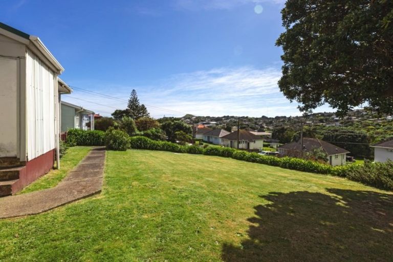 Photo of property in 18 Waiuta Street, Titahi Bay, Porirua, 5022