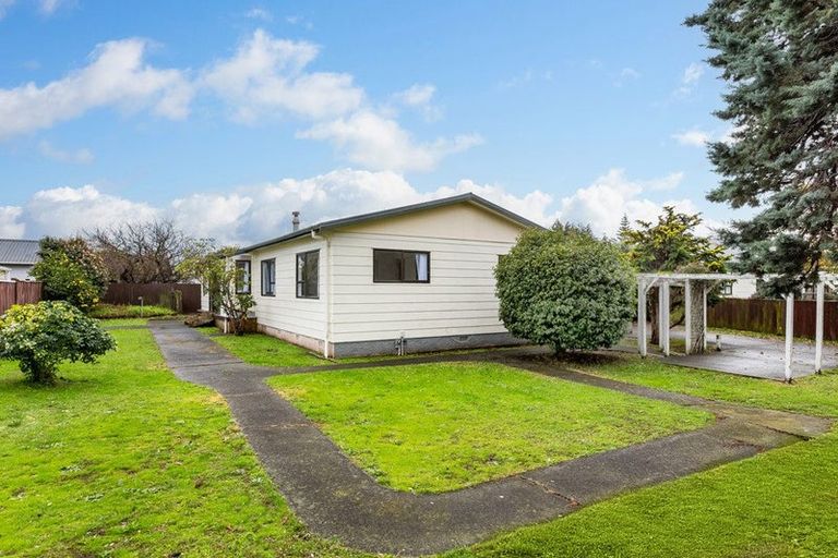 Photo of property in 59 Arawhata Road, Paraparaumu, 5032