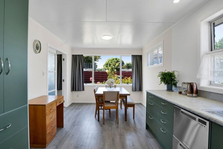 Photo of property in 54 Murray Avenue, Hawera, 4610