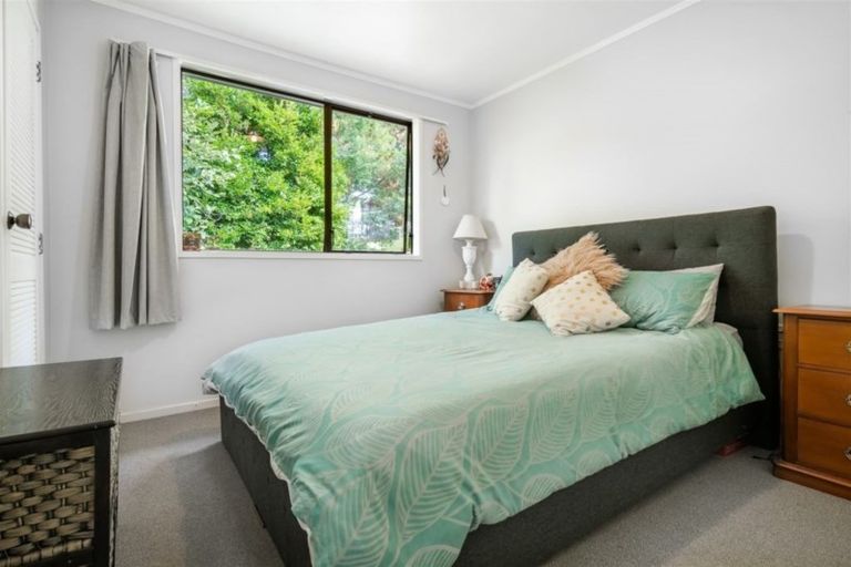 Photo of property in 90 Kemp Road, Massey, Auckland, 0614