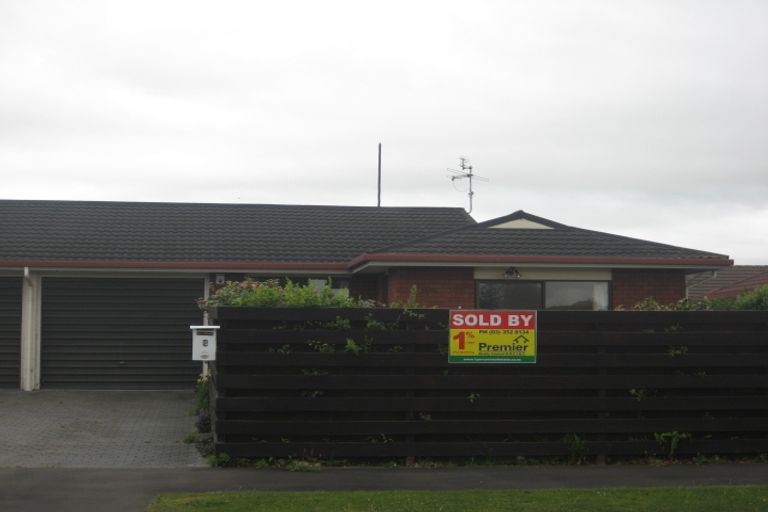 Photo of property in 4 Tivoli Place, Bishopdale, Christchurch, 8053