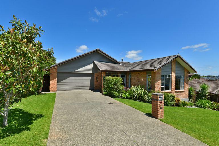 Photo of property in 10 Seamount Drive, Red Beach, 0932