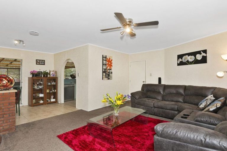 Photo of property in 22 Manapouri Place, Pakuranga Heights, Auckland, 2010