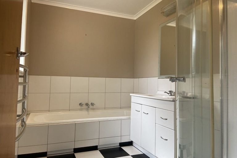 Photo of property in 13 Lipscombe Crescent, Havelock North, 4130