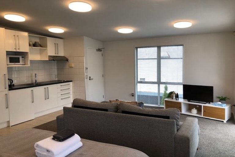 Photo of property in 4/6 Defoe Place, Waltham, Christchurch, 8023