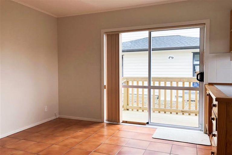 Photo of property in 44 Fairdene Avenue, Henderson, Auckland, 0610