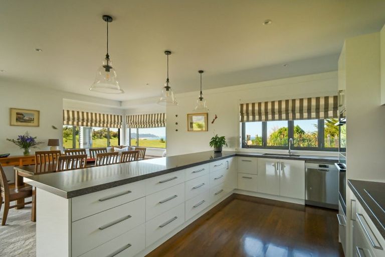 Photo of property in 63 Waipuka Road, Waimarama, Havelock North, 4294