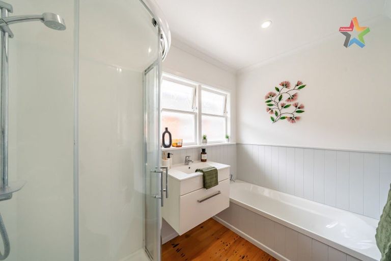 Photo of property in 7a Rosebank Avenue, Avalon, Lower Hutt, 5011
