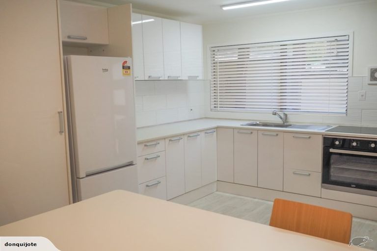 Photo of property in 164 Sunset Road, Unsworth Heights, Auckland, 0632