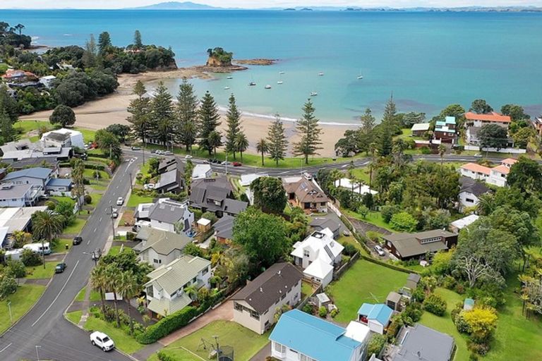 Photo of property in 1/99 Hebron Road, Waiake, Auckland, 0630