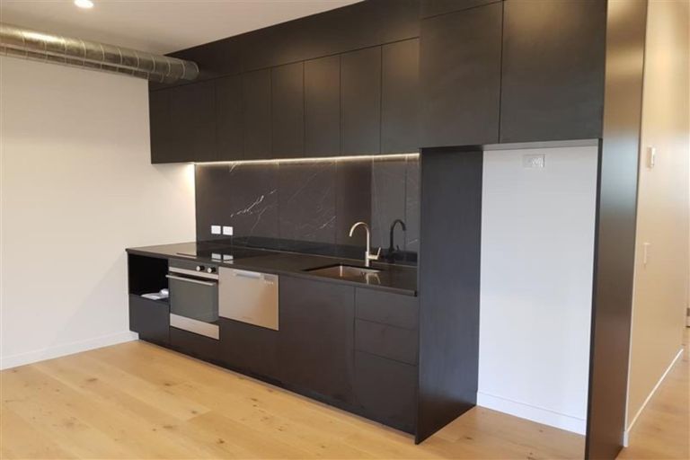 Photo of property in 4/167 Hobsonville Point Road, Hobsonville, Auckland, 0616