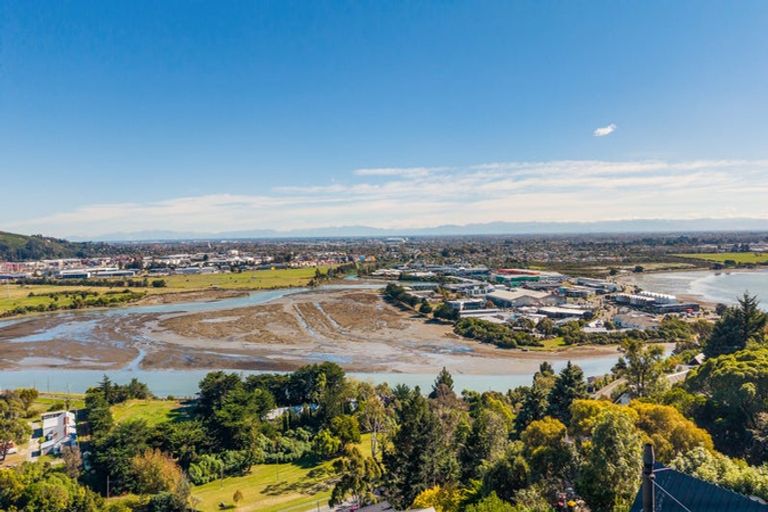 Photo of property in 10 Hobday Lane, Mount Pleasant, Christchurch, 8081