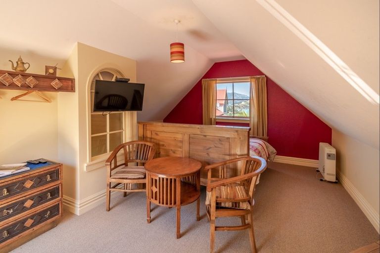 Photo of property in 5971 Christchurch Akaroa Road, Duvauchelle, Akaroa, 7581