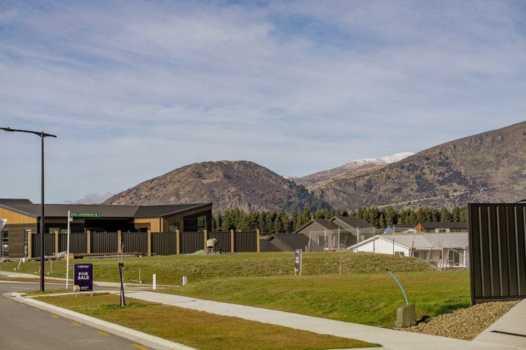 Photo of property in 1 Mason Street, Wanaka, 9305