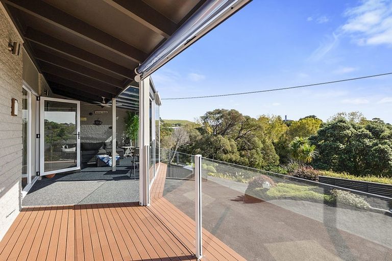 Photo of property in 38 Seaview Road, Marfell, New Plymouth, 4310
