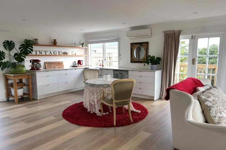 Photo of property in 78 Grays Road, Camborne, Porirua, 5026