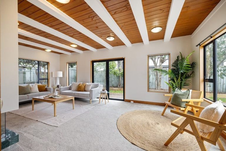 Photo of property in 2/155 Yaldhurst Road, Sockburn, Christchurch, 8042