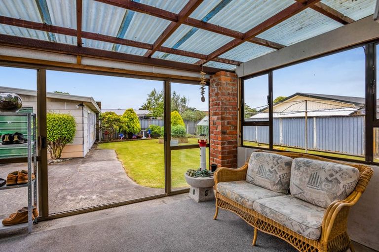 Photo of property in 18 Kamahi Avenue, Hawera, 4610
