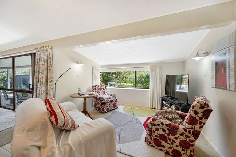 Photo of property in 72 Puketapu Road, Taradale, Napier, 4112