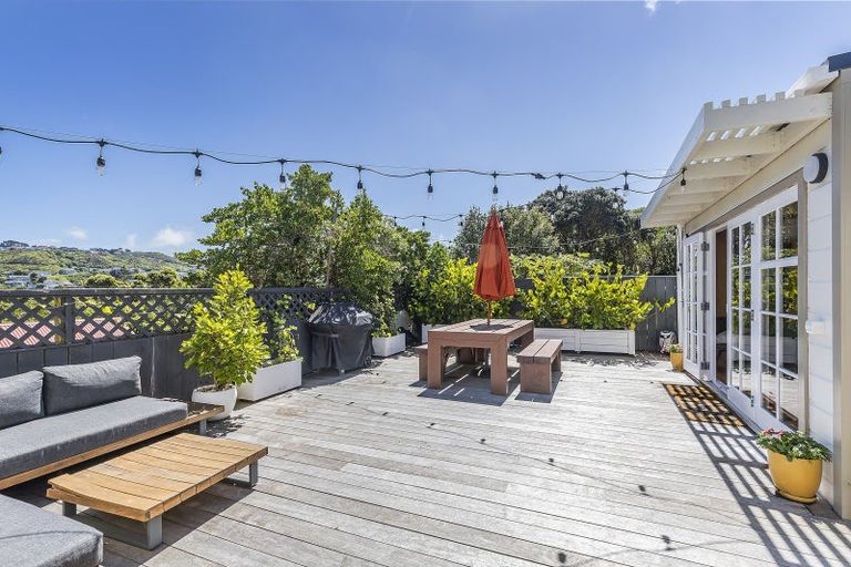 Photo of property in 8 Veronica Street, Brooklyn, Wellington, 6021