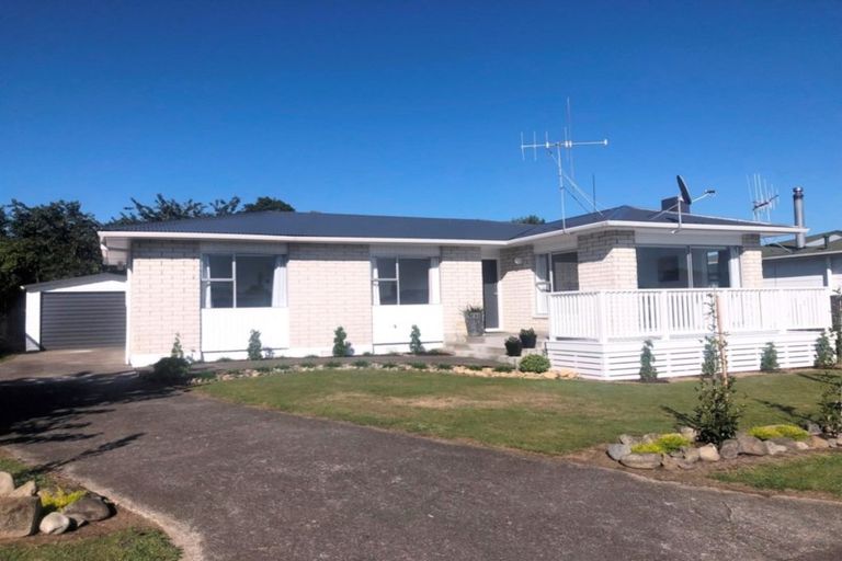 Photo of property in 12 Vogel Street, Levin, 5510