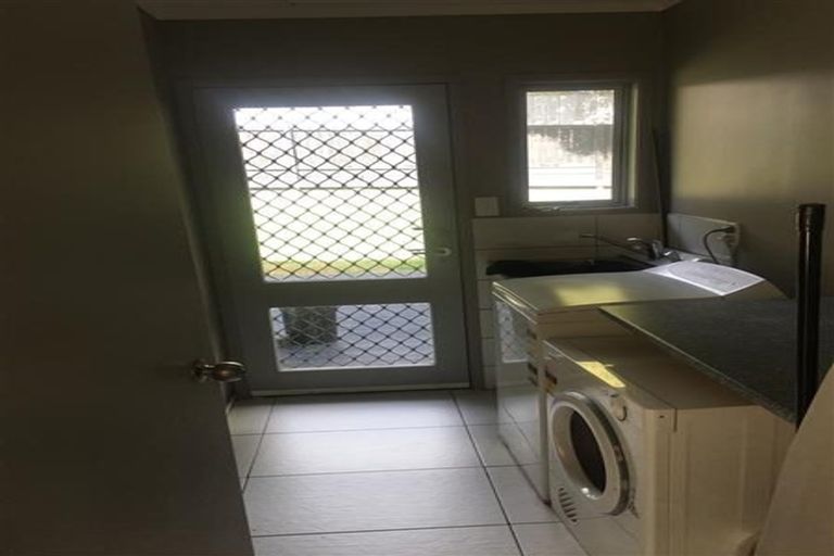 Photo of property in 2/11 Foley Place, Torbay, Auckland, 0632