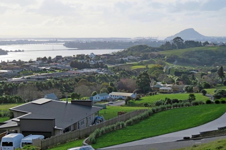 Photo of property in 64r Oceana Drive, Welcome Bay, Tauranga, 3175