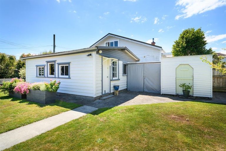 Photo of property in 30 Signal Street, Marton, 4710