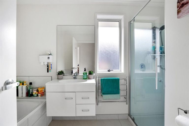 Photo of property in 17 Trevally Place, Snells Beach, 0920