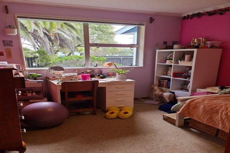 Photo of property in 23 East Street, Greytown, 5712