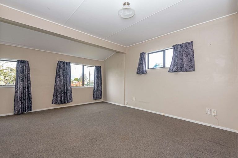 Photo of property in 21 Dahlstrom Grove, Kelvin Grove, Palmerston North, 4414