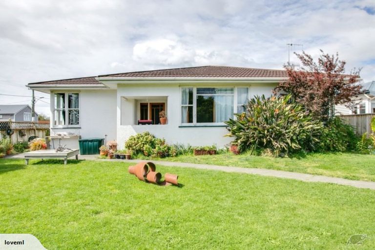 Photo of property in 63 Avondale Road, Taradale, Napier, 4112