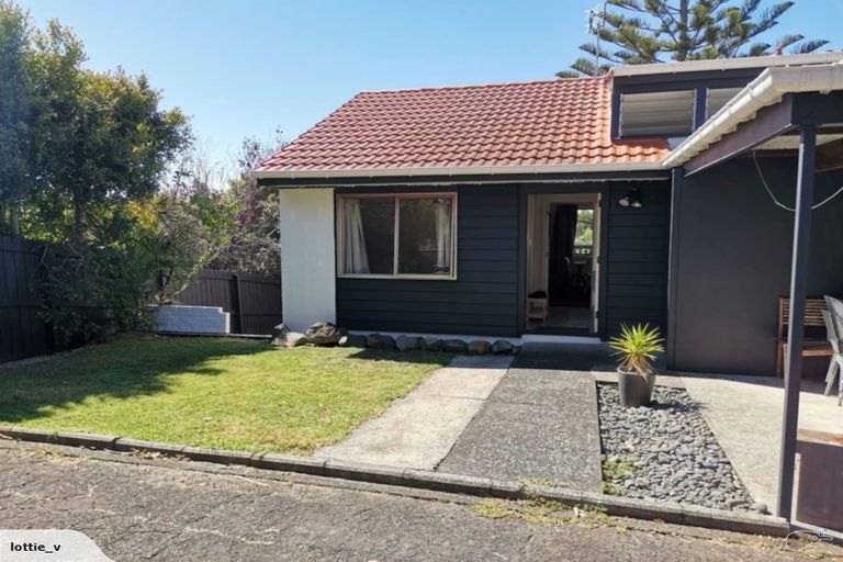 Photo of property in 85e Stottholm Road, Titirangi, Auckland, 0604