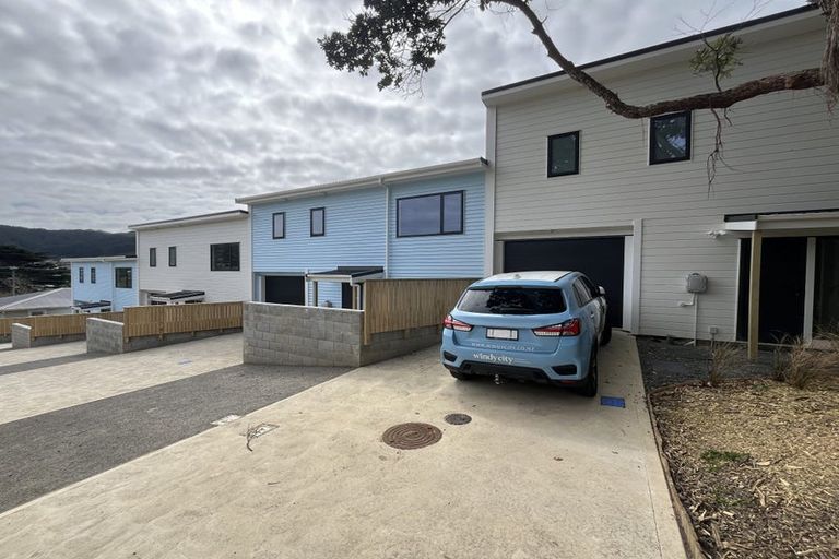 Photo of property in 49a Taylor Terrace, Tawa, Wellington, 5028