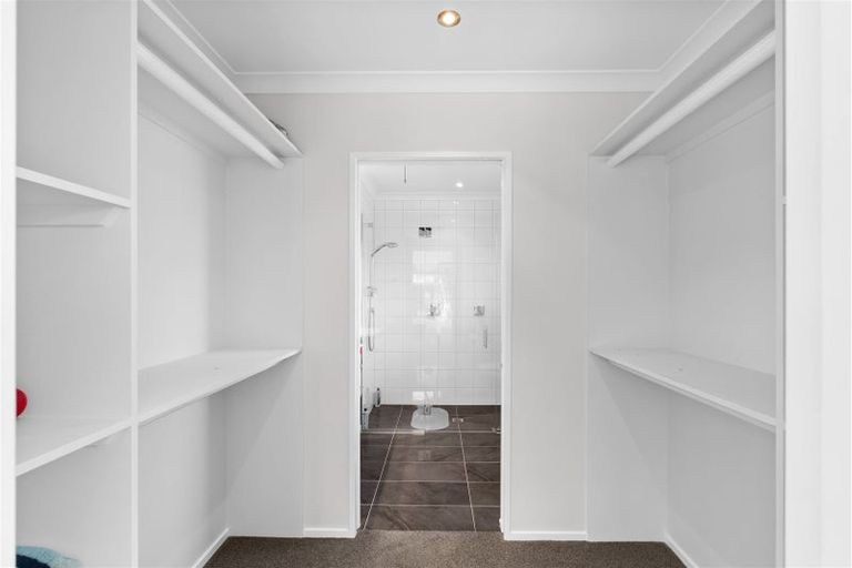 Photo of property in 6 Lakebridge Place, Parklands, Christchurch, 8083