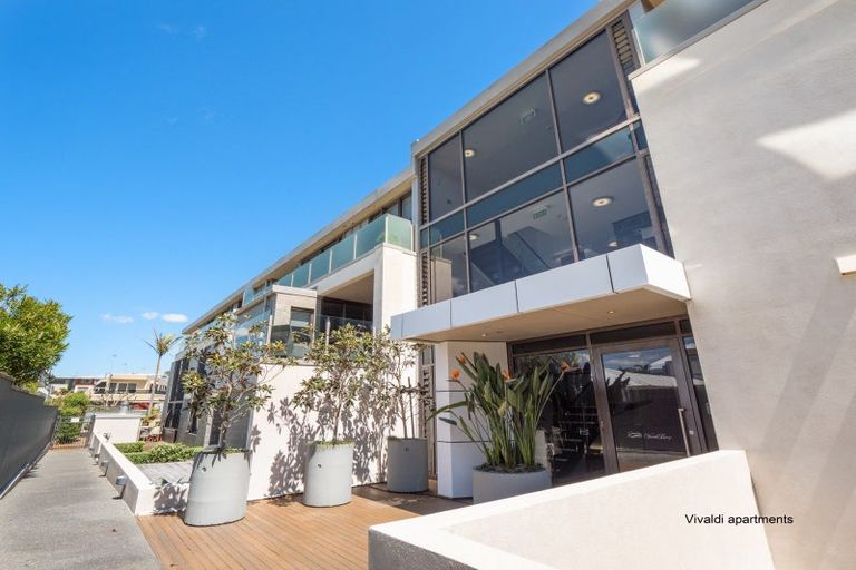 Photo of property in 13/48 Marine Parade, Mount Maunganui, 3116