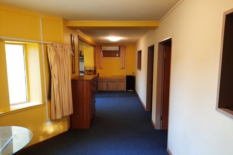 Photo of property in 9 Seaview Terrace, Northland, Wellington, 6012