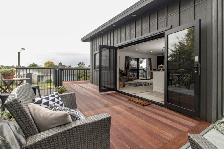 Photo of property in 39b Hetley Crescent, Taradale, Napier, 4112