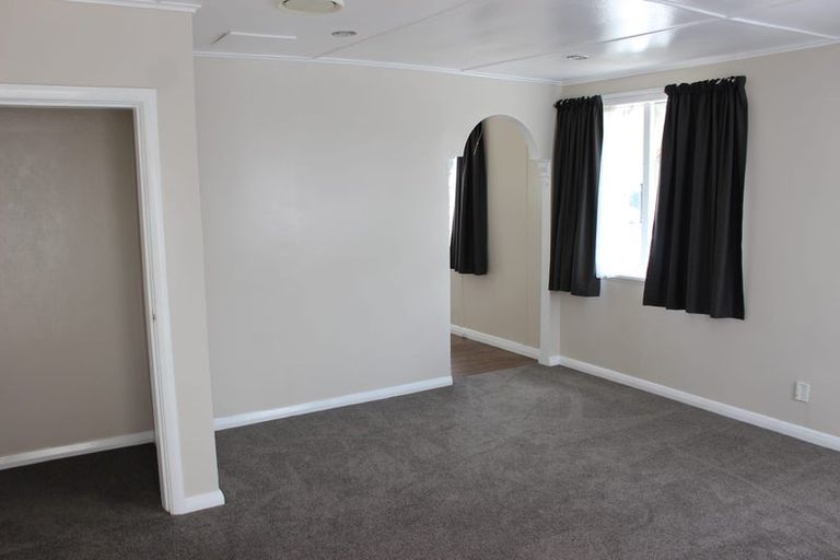 Photo of property in 614f1- Fergusson Drive, Trentham, Upper Hutt, 5018