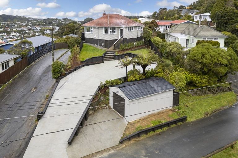 Photo of property in 173 Broderick Road, Johnsonville, Wellington, 6037