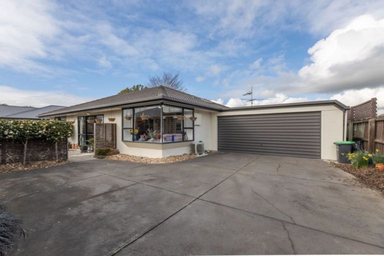 Photo of property in 14 Innisfree Place, Northwood, Christchurch, 8051