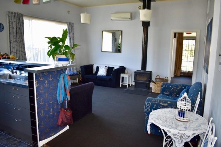 Photo of property in 17 Peel Street, Westport, 7825