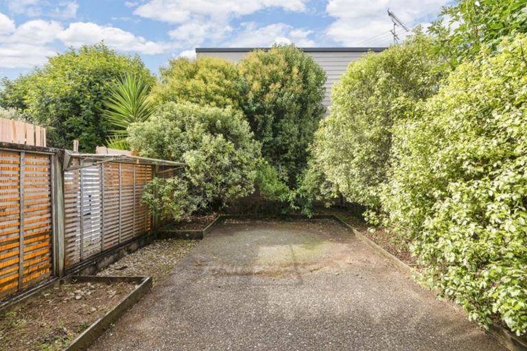 Photo of property in 3/17 Harbour View Road, Te Atatu Peninsula, Auckland, 0610