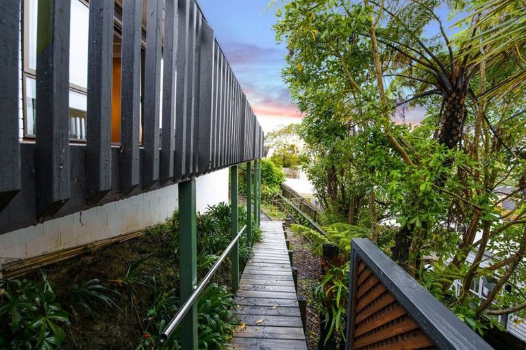 Photo of property in 2/262 Don Buck Road, Massey, Auckland, 0614