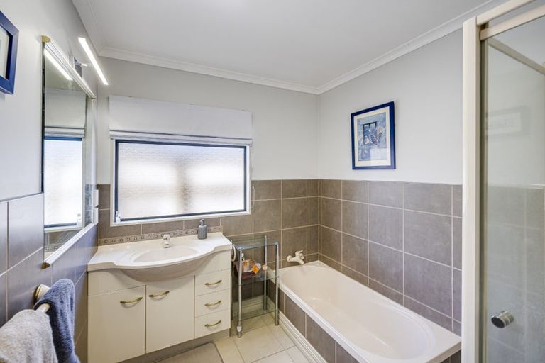 Photo of property in 4a Mission Road, Greenmeadows, Napier, 4112