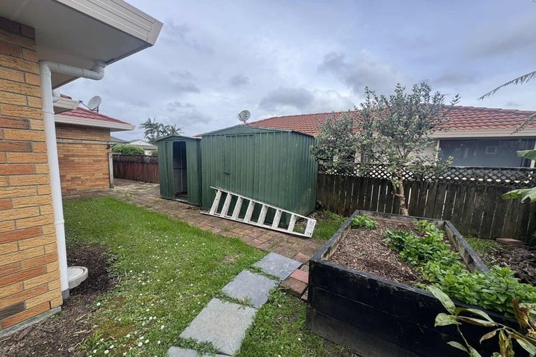 Photo of property in 1 Swanson Oaks, Swanson, Auckland, 0612