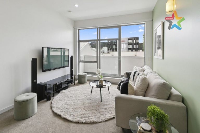 Photo of property in City Lodge Apartments, 401/115 Vivian Street, Te Aro, Wellington, 6011