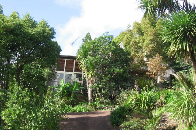 Photo of property in 20 Opou Road, Titirangi, Auckland, 0604